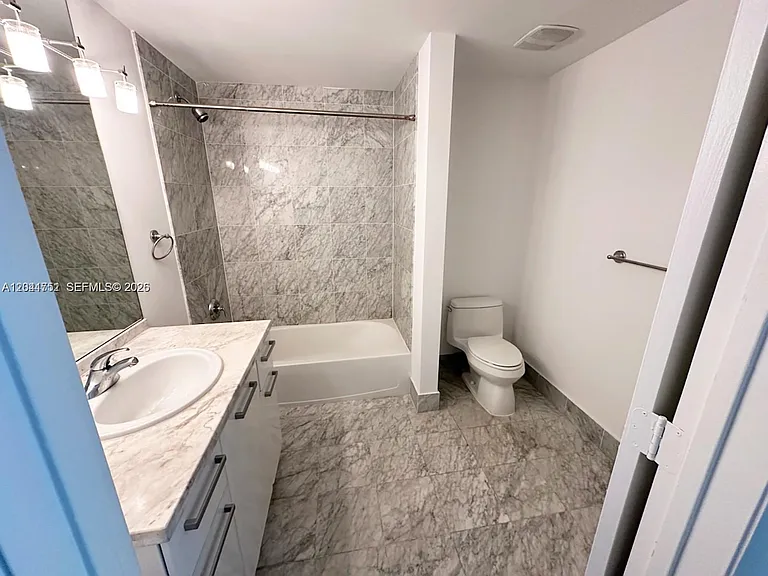253 NE 2nd St #215 — Photo 7