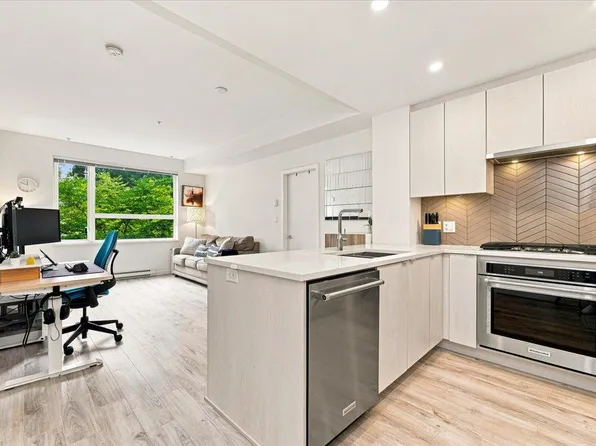 717 Breslay St #205, Coquitlam, BC V3J 0J3
