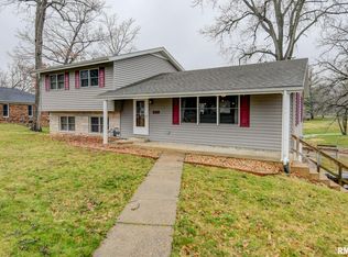 3706 Kennedy Rd, Taylorville, IL 62568