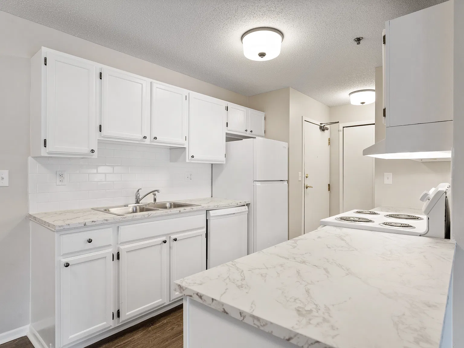 2 bed, $1,539 — Photo 2