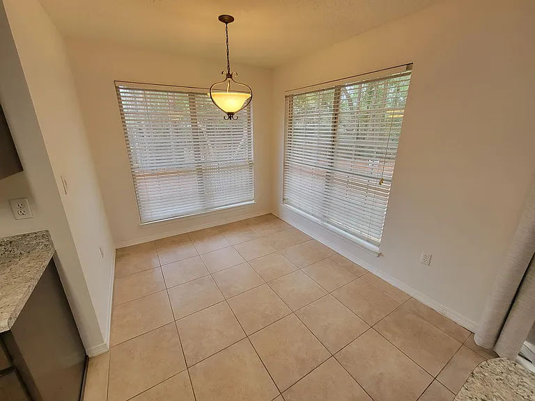 2405 Hemlock Dr — Photo 11