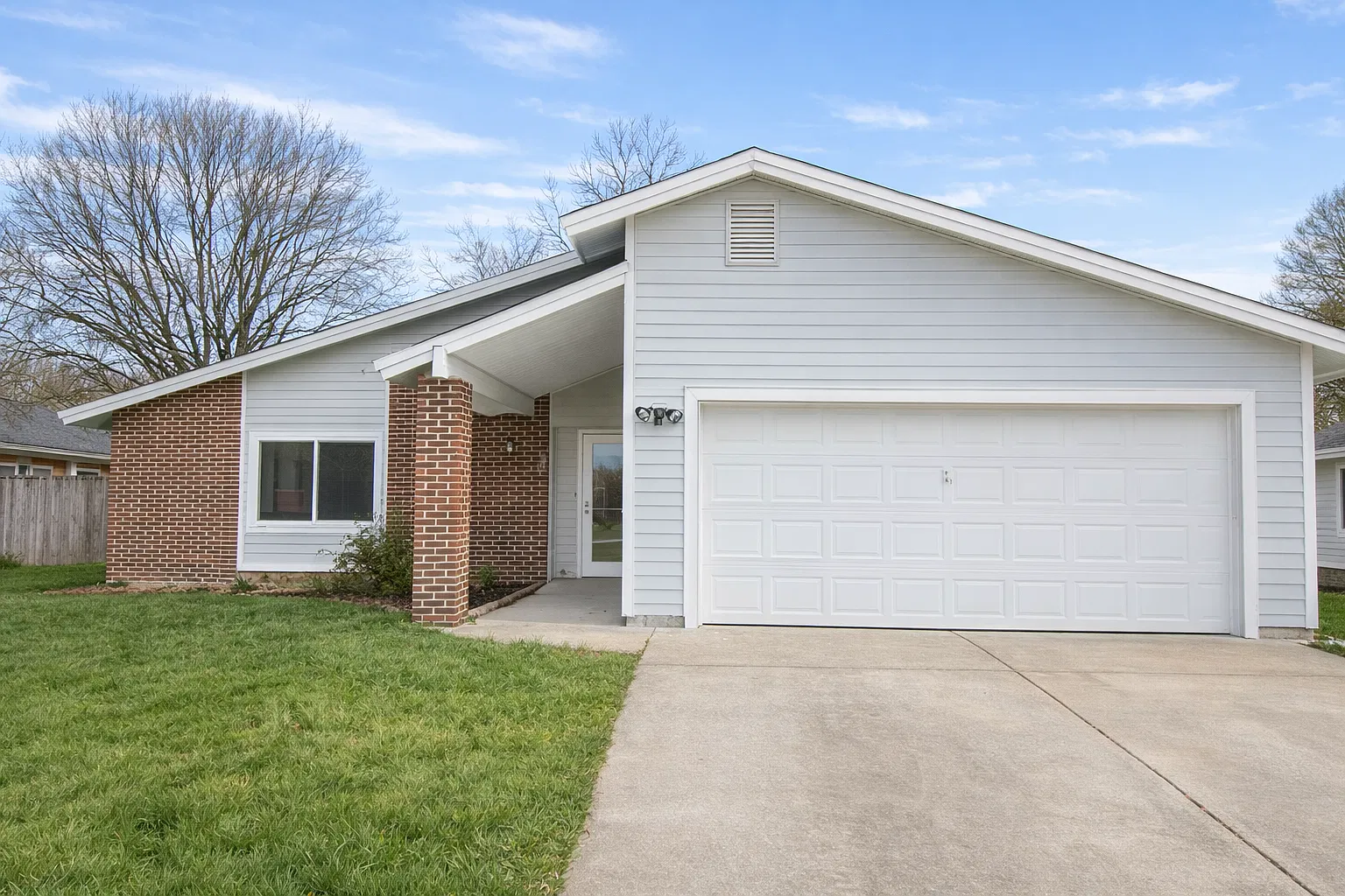 3 bed, 1571 sqft, $2,500 — Photo 1
