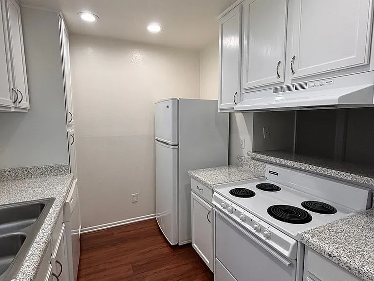 23251 Los Alisos Blvd — Photo 21