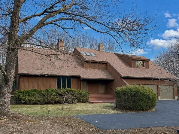 580 Mountain St, Sharon, MA 02067