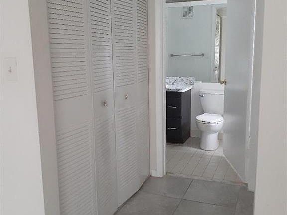 4th image of 911 Lyons Rd APT 2207