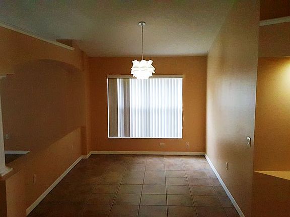 2nd image of 102 Thornbury Ln