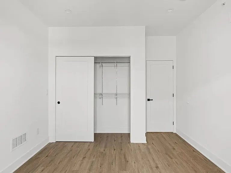 1518 N Darien St — Photo 15