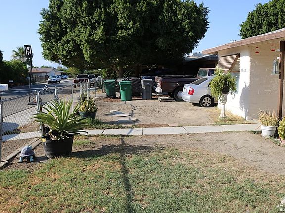 2nd image of 52828 Calle Avila
