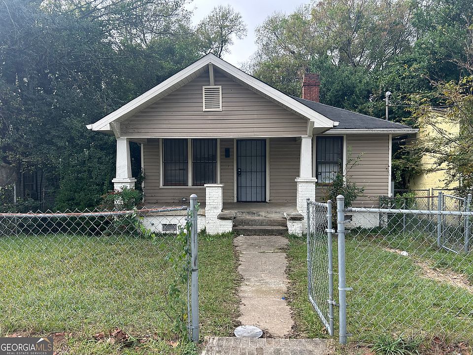 1st image of 221 Lilly Ave