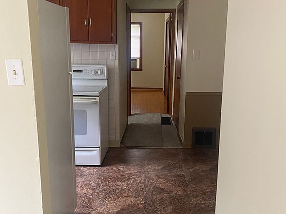 4th image of 913 S Arlington Ave