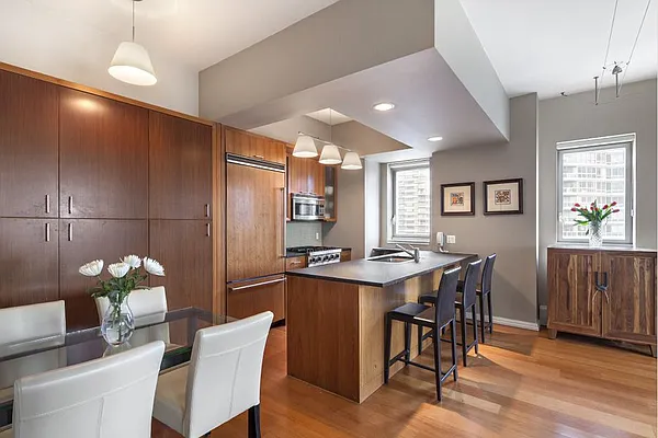 Sold by Stribling | media 3