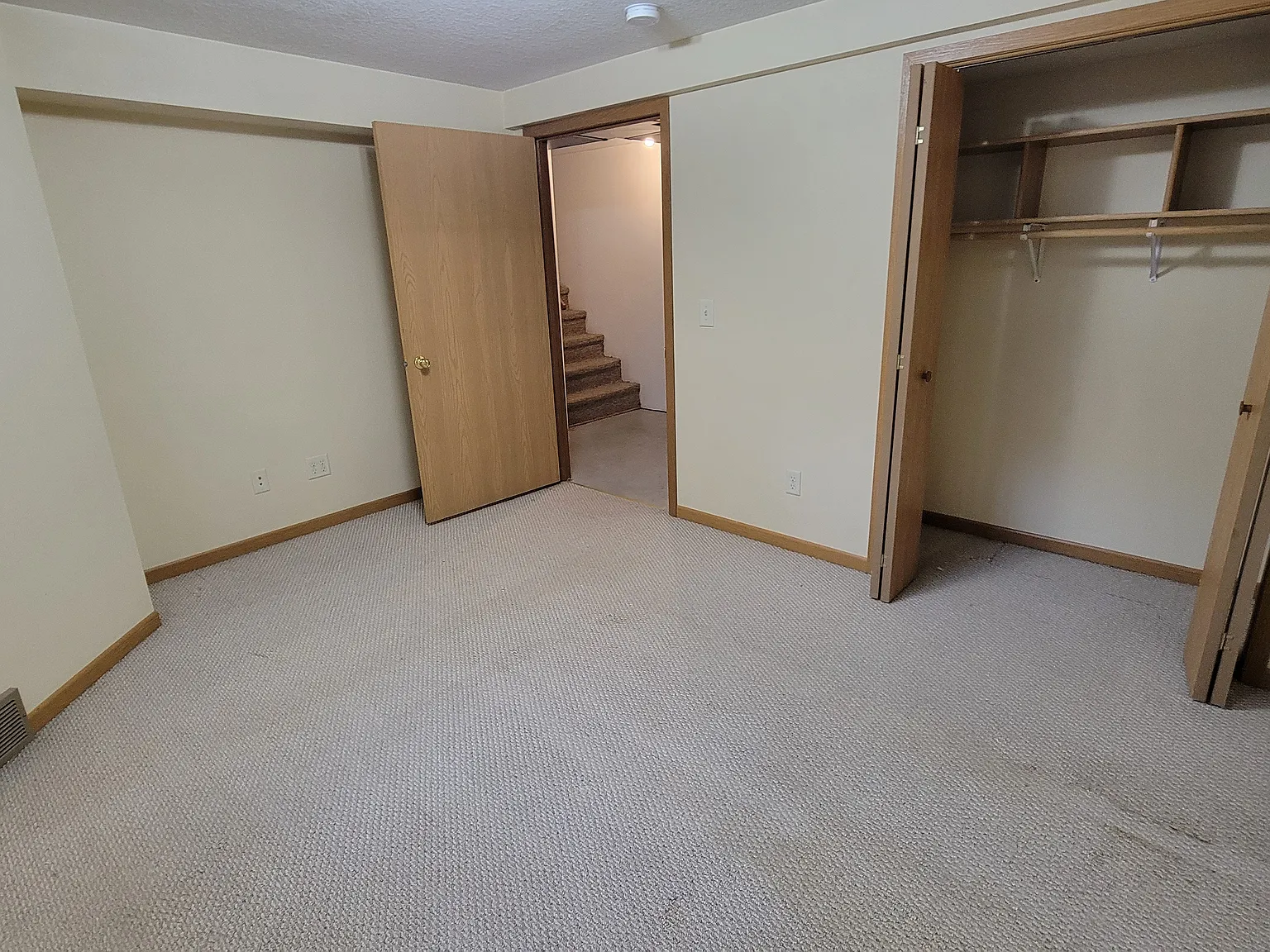 4 bed, 1250 sqft, $1,580 — Photo 2