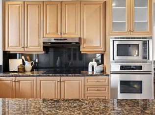 35 Kingsbridge Garden Cir #TPH4, Mississauga, ON L5R3Z5