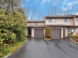 88 Northgate Cir, Melville, NY