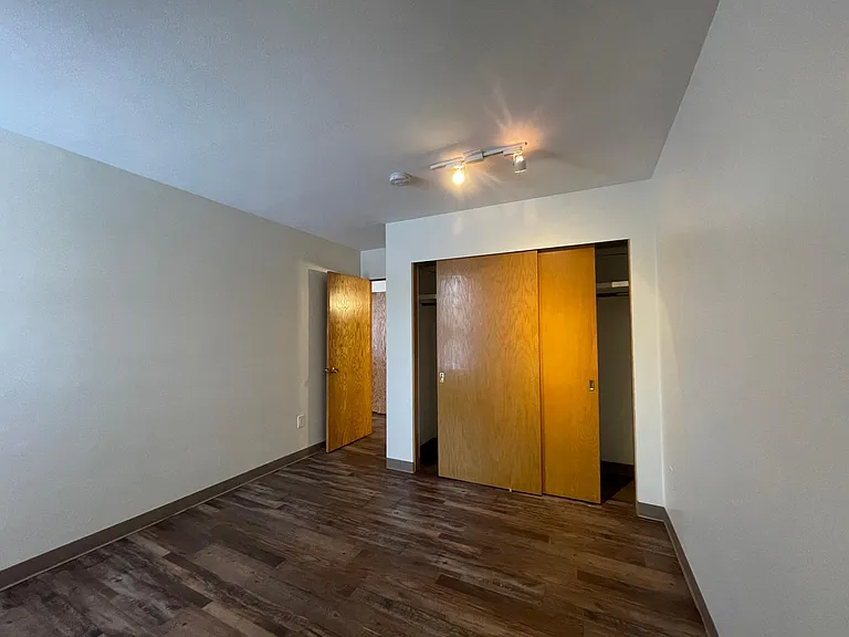 405 10th Ave N #104 — Photo 8