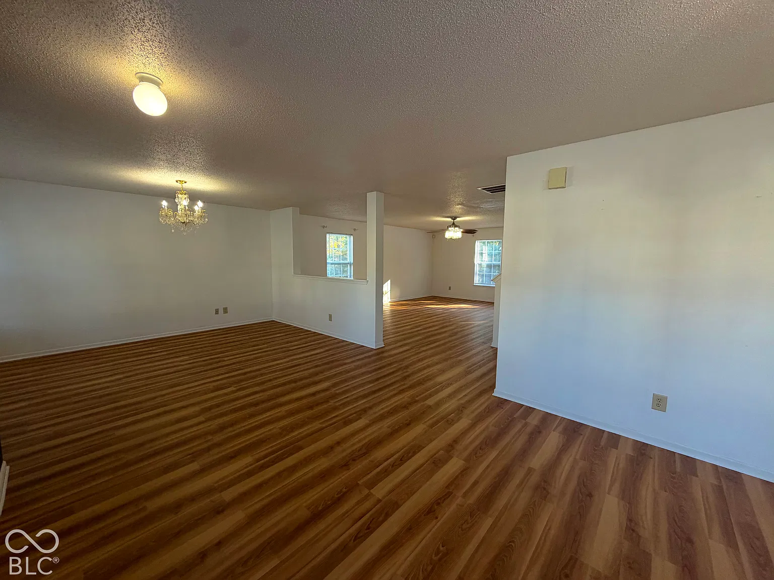 4 bed, 2.5 bath, 3026 sqft, $2,100 — Photo 3