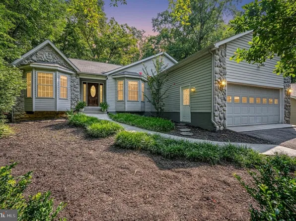 221 Birdie Rd, Locust Grove, VA 22508