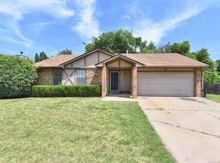 1900 W Phoenix Pl, Broken Arrow, OK 74011