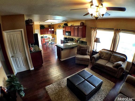 5th image of 209 Pinecrest Ct