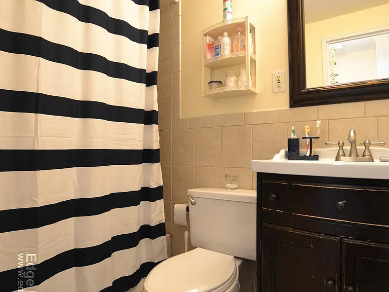 132 Lake Shore Rd #2 — Photo 4