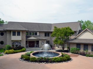 7975 Annesdale Dr, Cincinnati, OH 45243