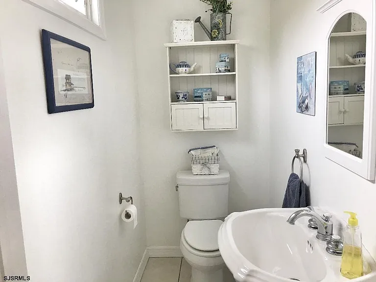 209 N Rosborough Ave — Photo 10
