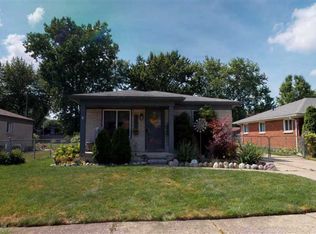 34331 Genereaux St, Harrison Township, MI 48045