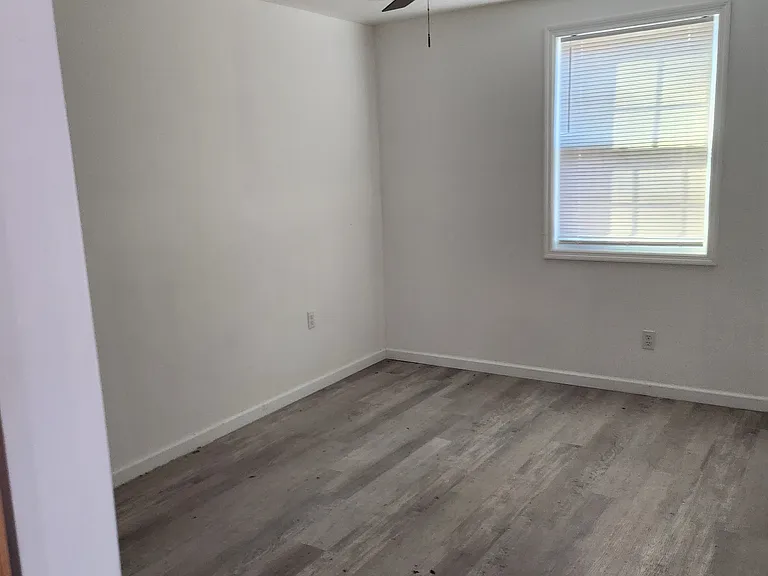 4918 Laroche Ave #A — Photo 10