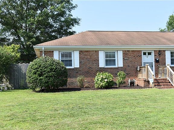 3rd image of 1105 Ginger Cres
