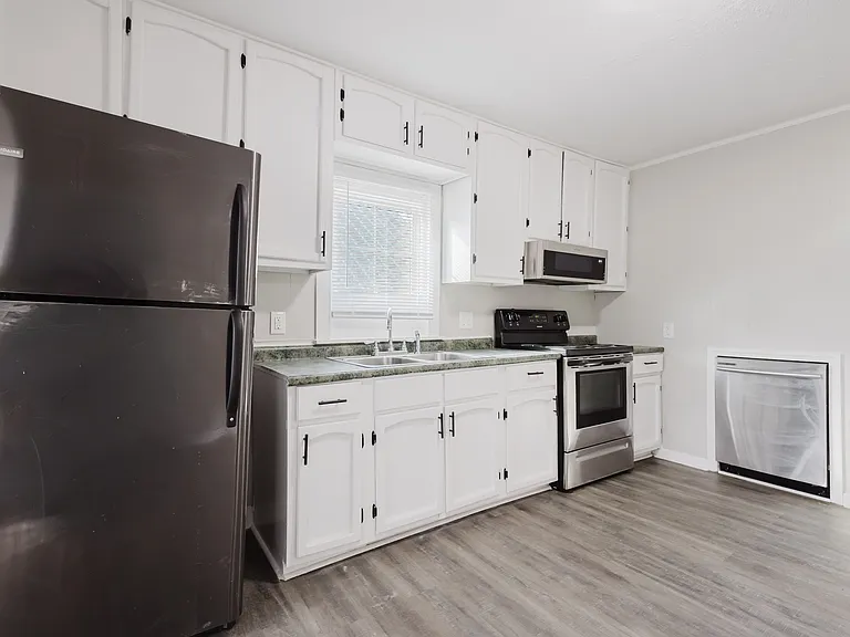 245 Evansdale Ave — Photo 8