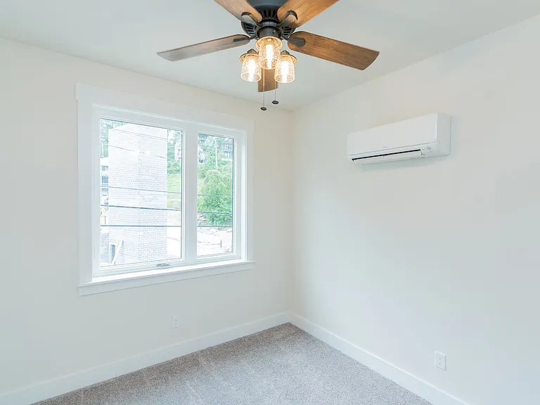 737 N Market St — Photo 21