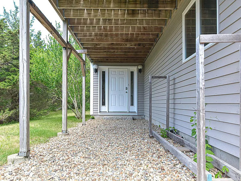 206 Atlantic St — Photo 2