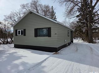 26 Fraser STREET, Manor, SK S0C 1R0