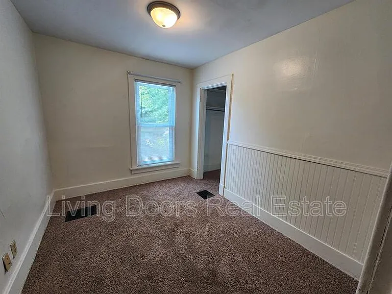 836 N 29th St — Photo 10