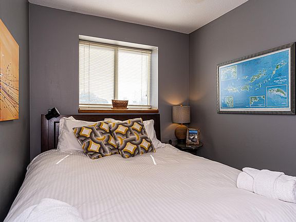 3rd image of 216 N Harbor Dr #216