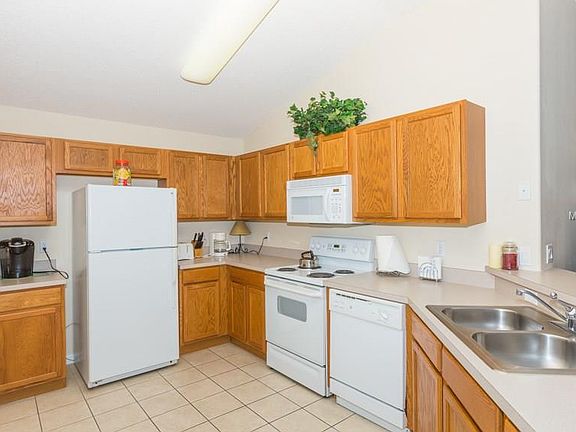 5th image of 15502 Markham Dr