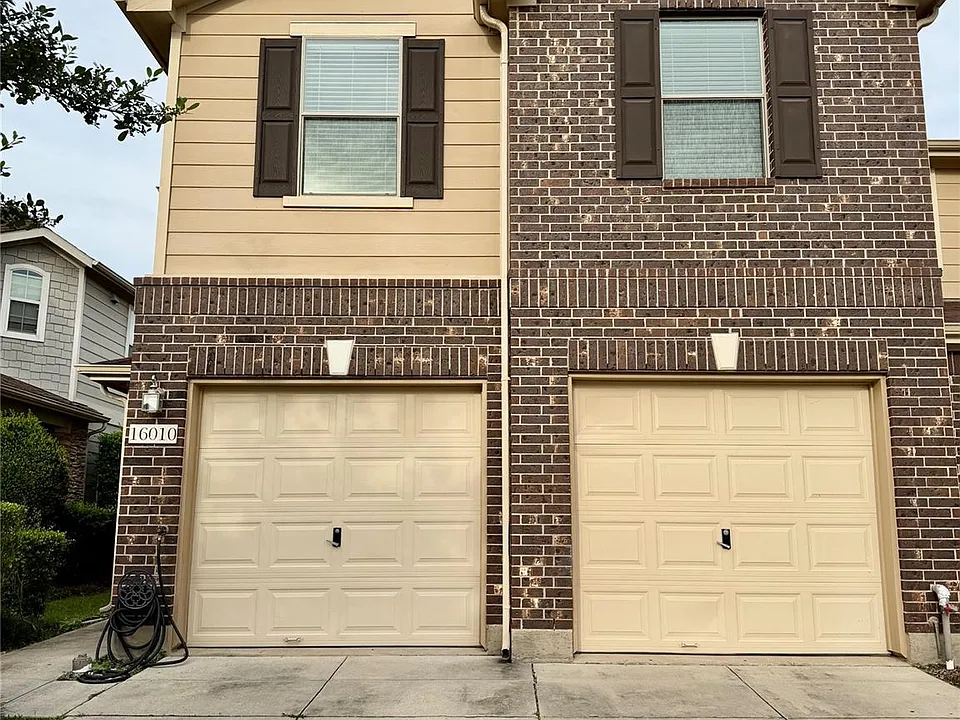 16010 Limestone Lake Dr