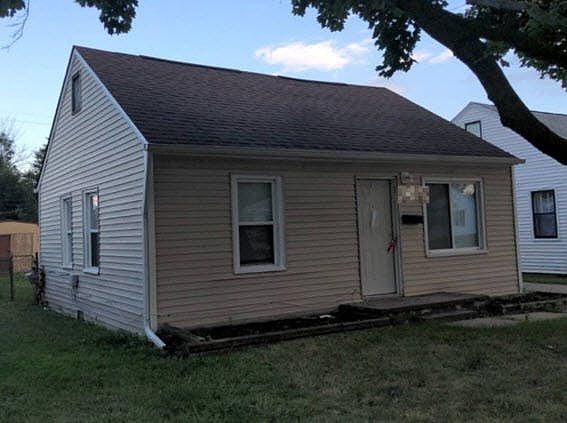3rd image of 25710 Leach St