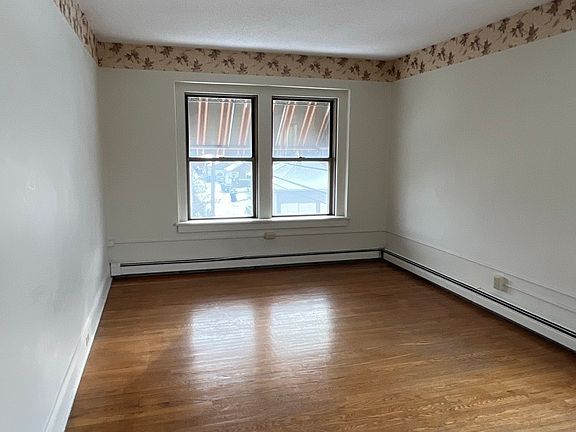 4th image of 1709 Shields Ave #5