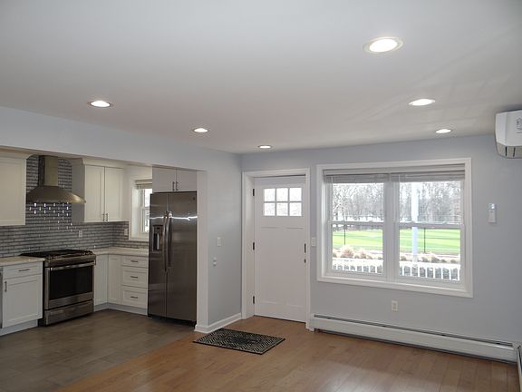 3rd image of 38 Woodcliff Ave