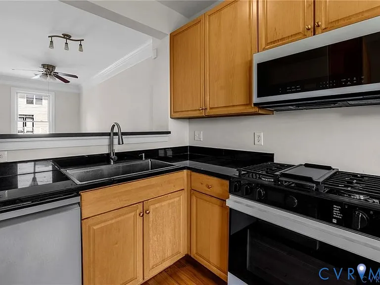 733 S Pine St — Photo 13