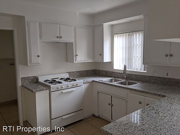 4th image of 3612 W 102nd St APT 1
