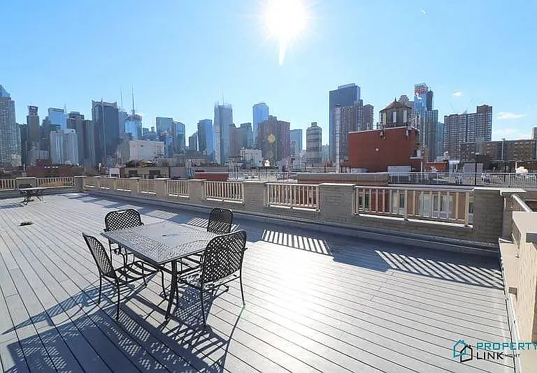521 W 48th St #4F — Photo 8