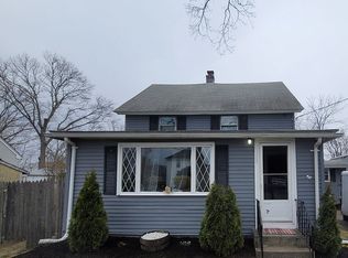 105 Corona St, Warwick, RI 02886