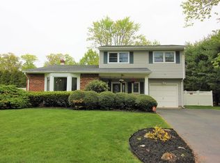 2 Dunston Dr, East Brunswick, NJ 08816
