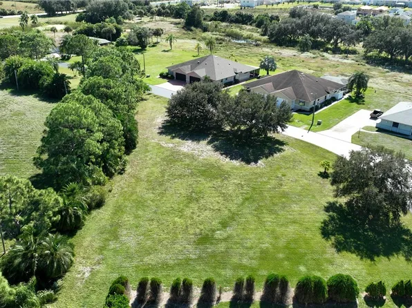 20083/085 Petrucka Cir N, Lehigh Acres, FL 33936