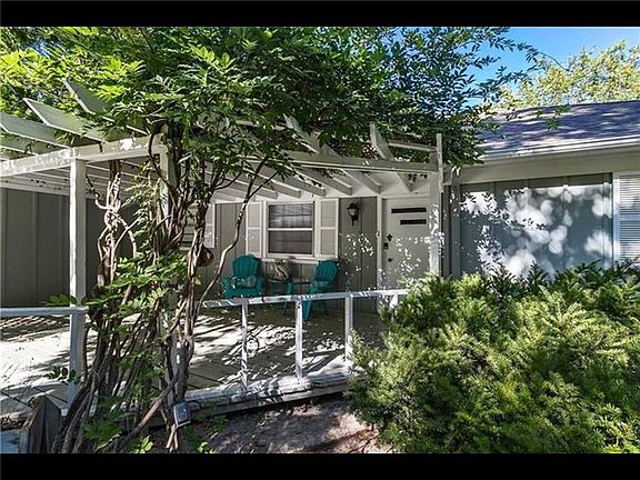3rd image of 18838 Coppermine Rd