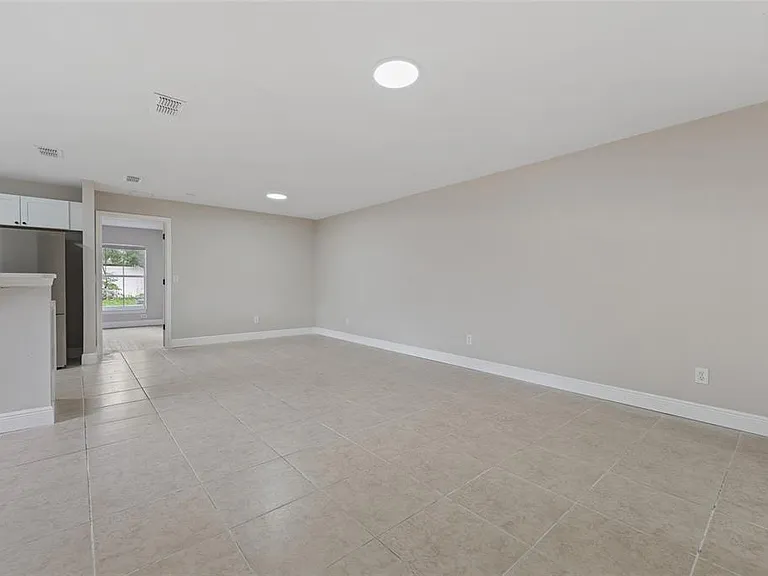 1440 Michigan Ave — Photo 5