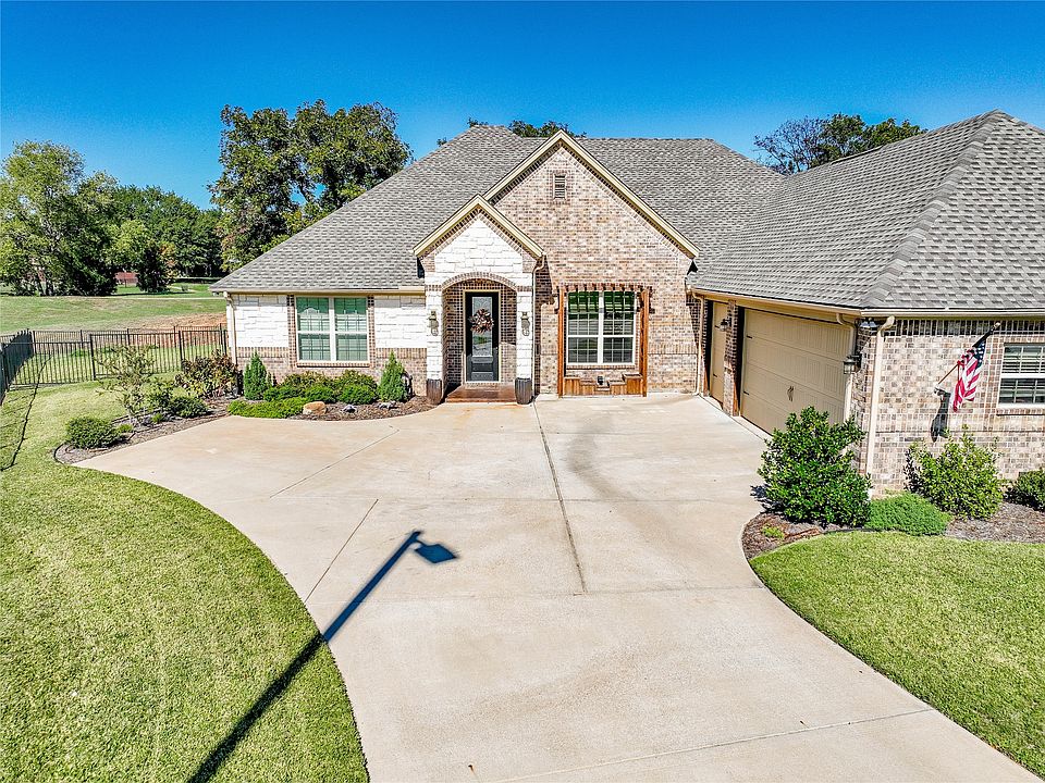 1st image of 2053 Clive Dr