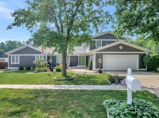 1201 Marietta Dr, Mahomet, IL